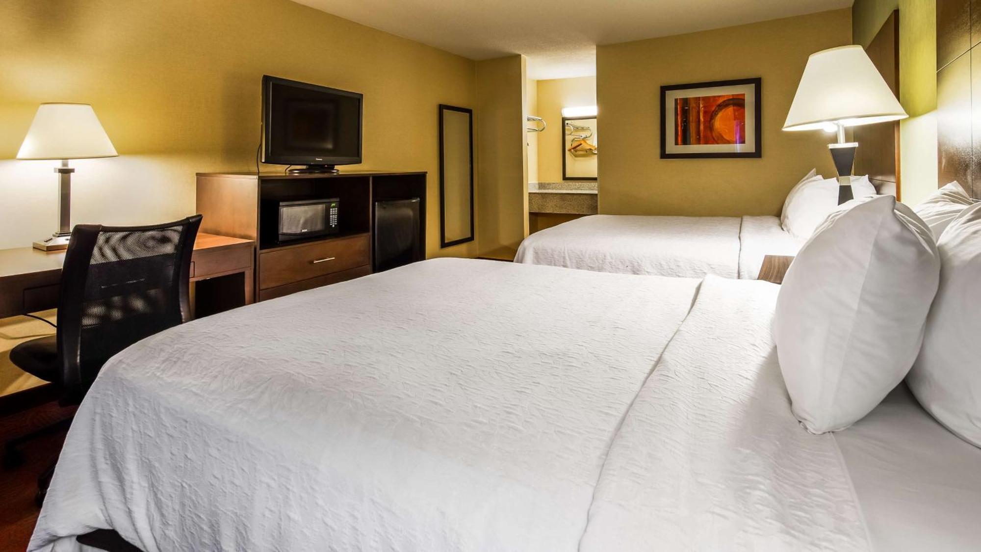 Queen Room with Two Queen Beds - Non-Smoking