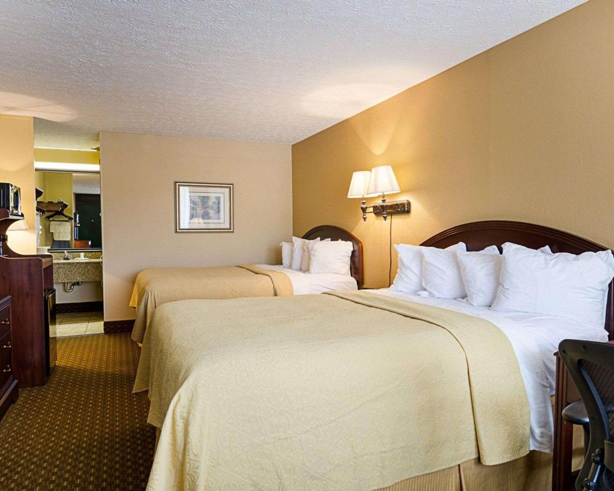 Queen Room Two Queen Beds Non-Smoking or Pet Friendly