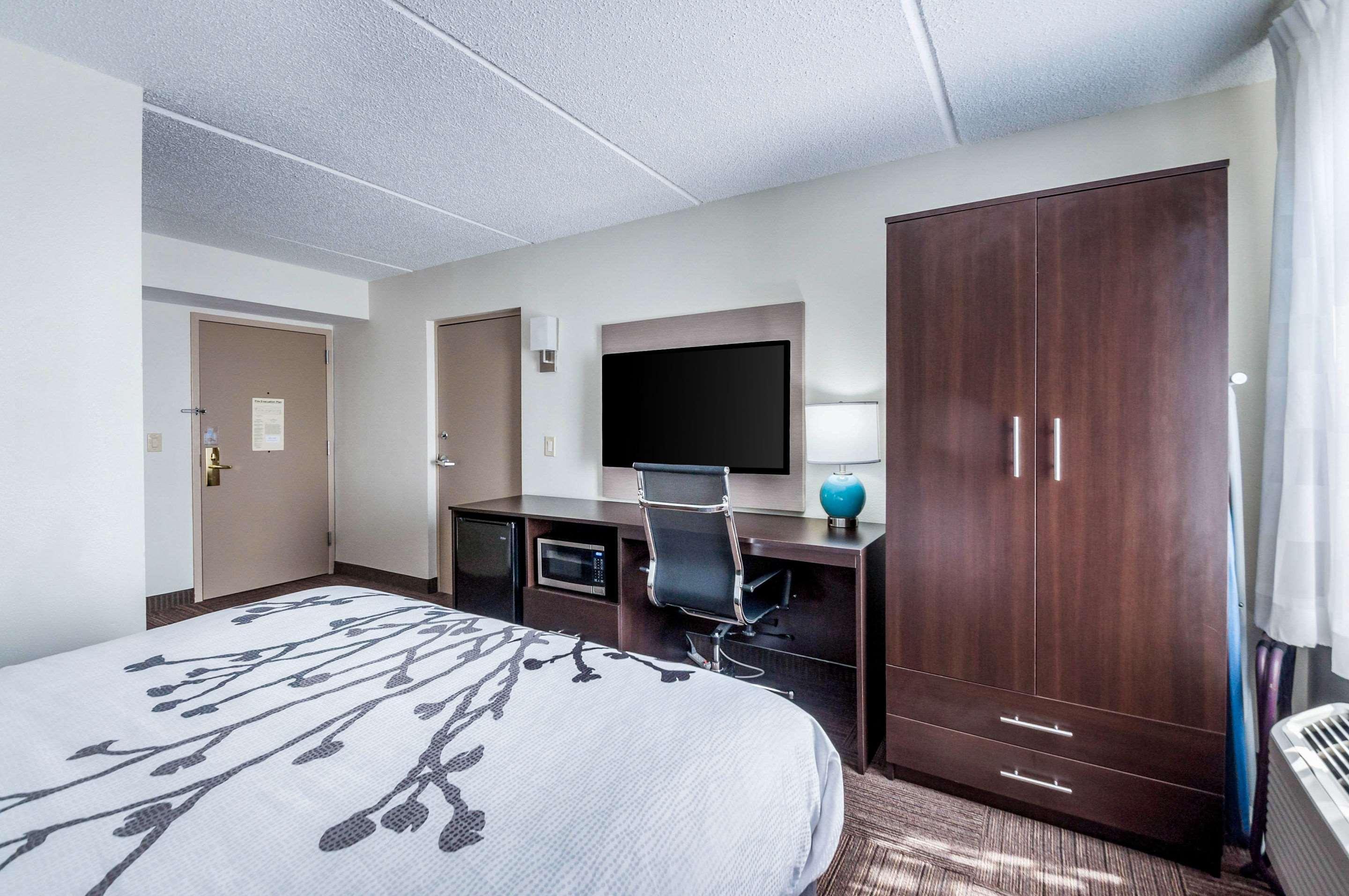 Queen Room - Disability Access