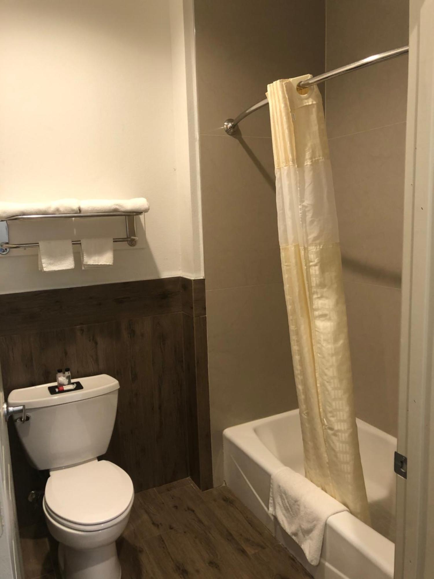 King Room Mobility or Hearing Impaired Access Non-Smoking,1284712447:JPEG