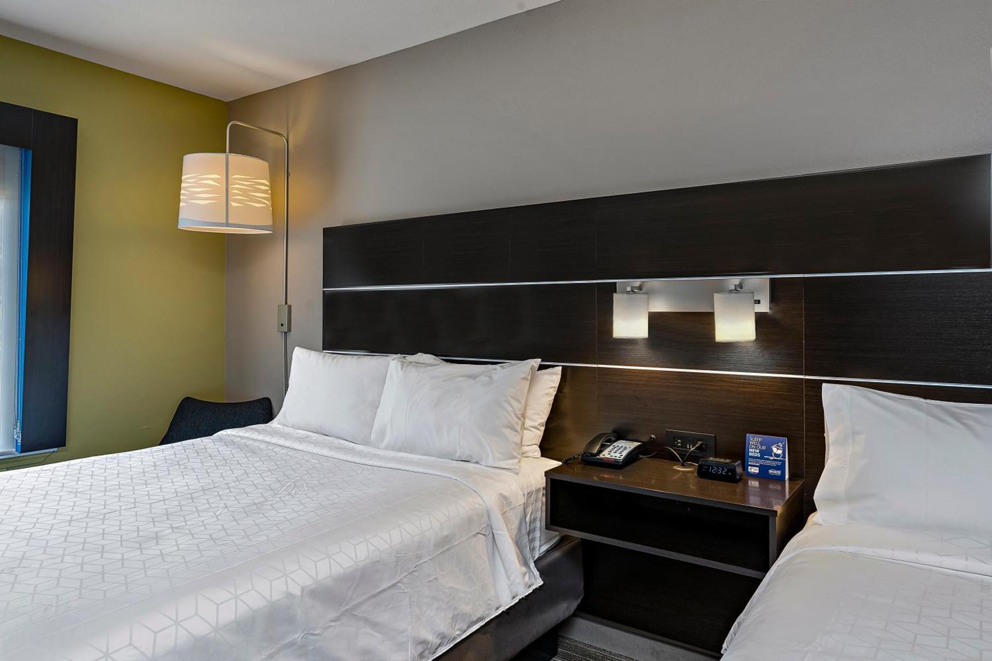 Standard Queen Room with Two Queen Beds