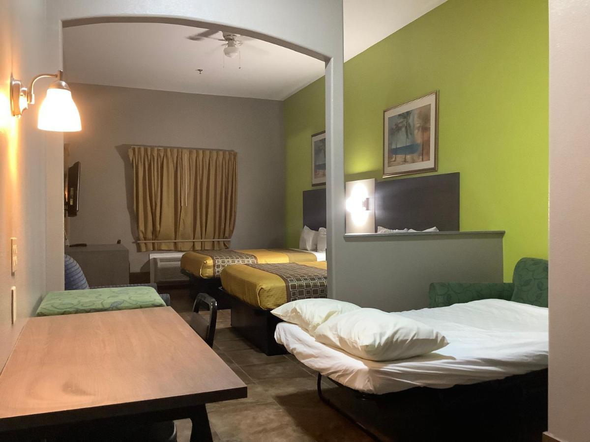 Deluxe Double Room with Two Double Beds plus Sofa Bed - Non-Smoking
