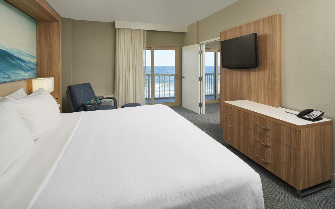 One-Bedroom Suite with Oceanfront
