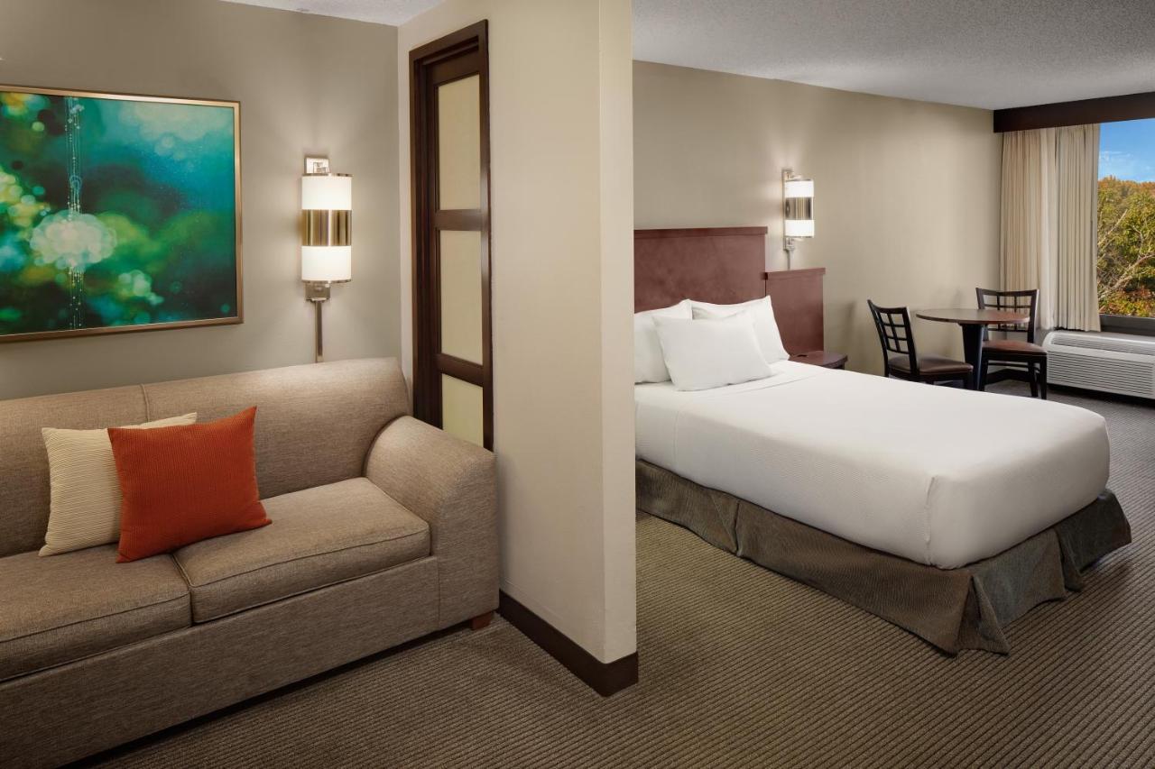 Double Room Sofa Bed Bath Tub Mobility Accessible,1332858368:JPEG