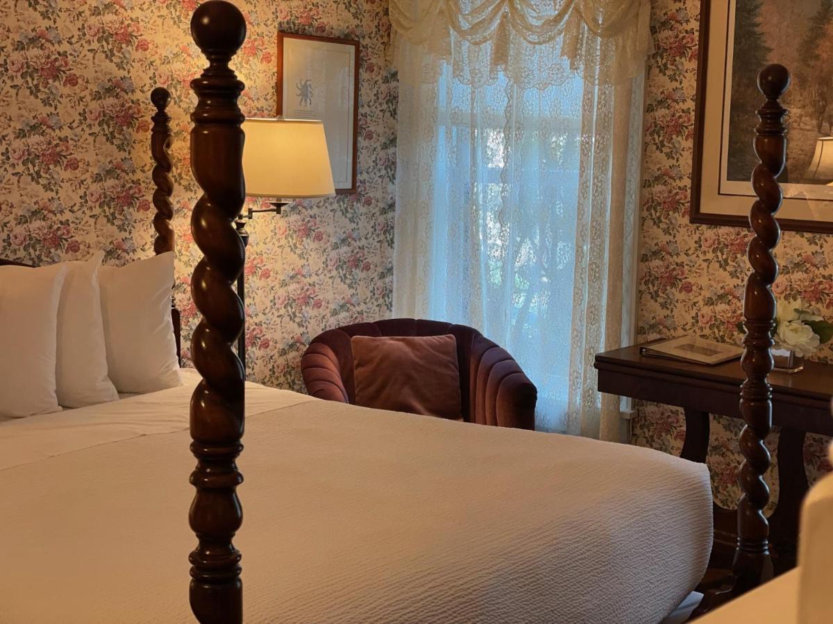 Queen Room,1351279129:JPEG