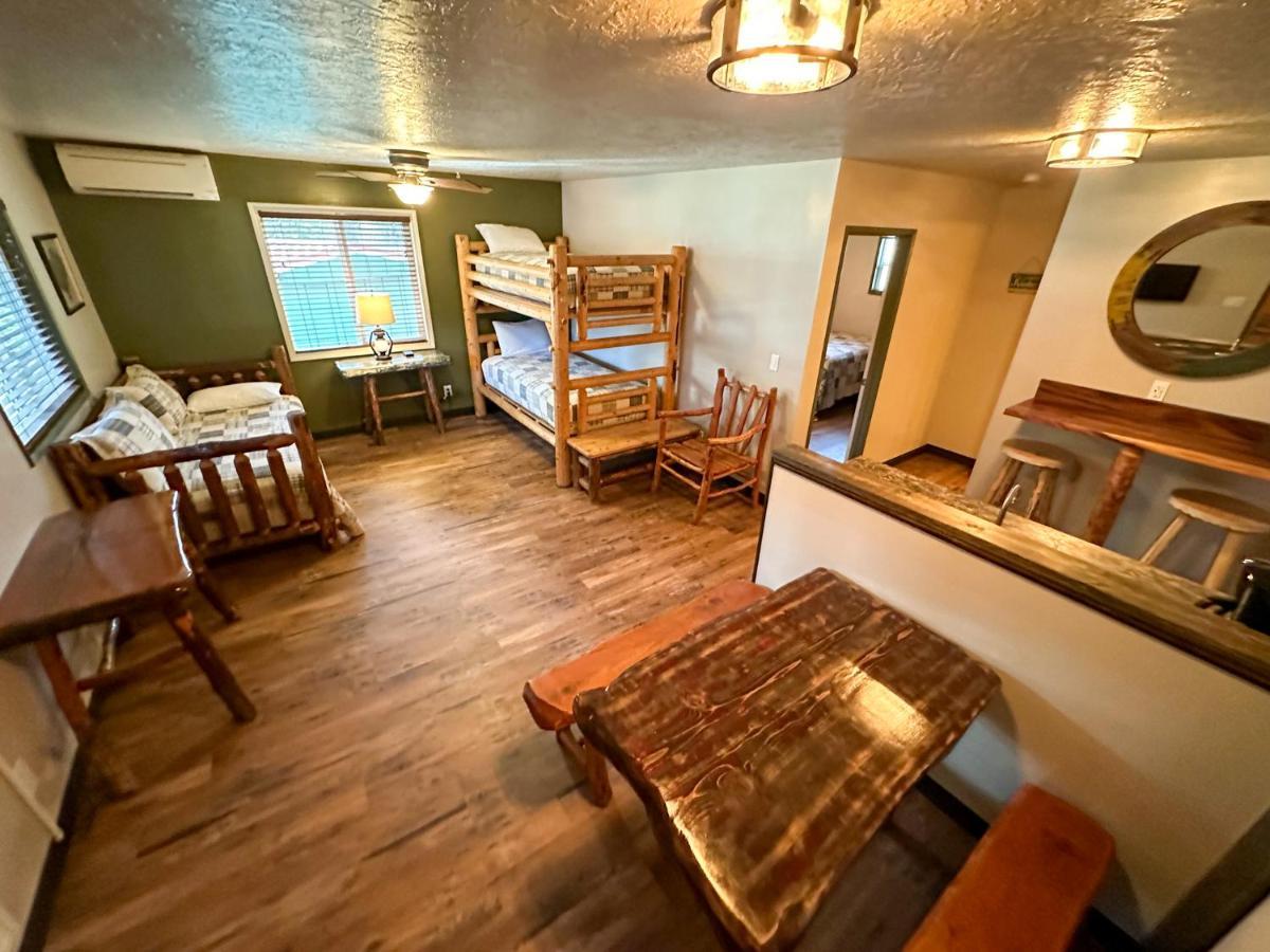 Family Room (4A)