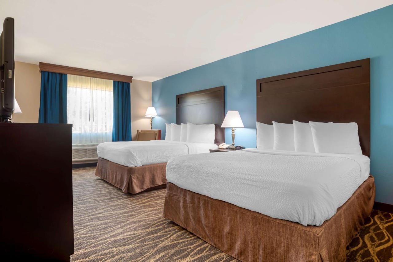 Queen Room with Two Queen Beds - Non-Smoking