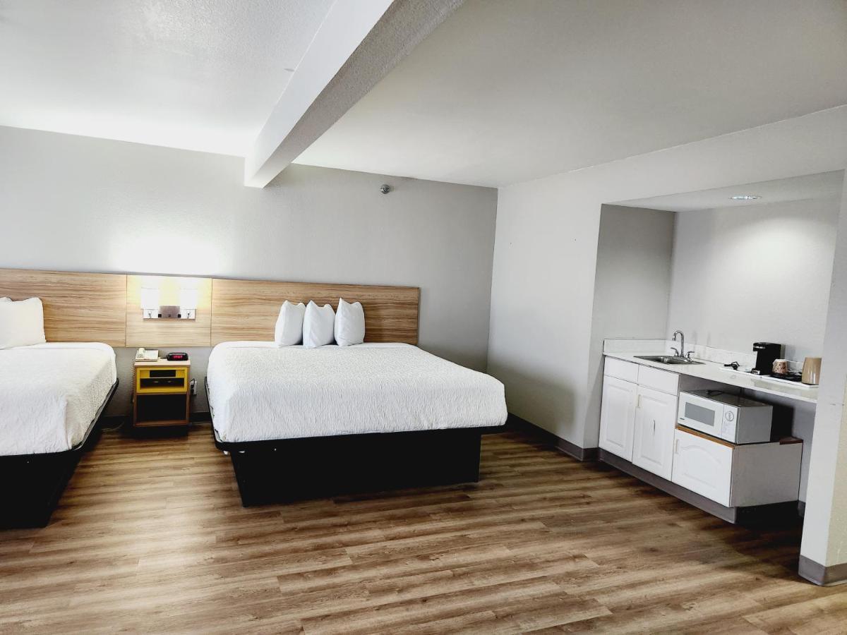 Two-Bedroom Executive Suite Two King Beds Non-Smoking,1765767727:JPEG