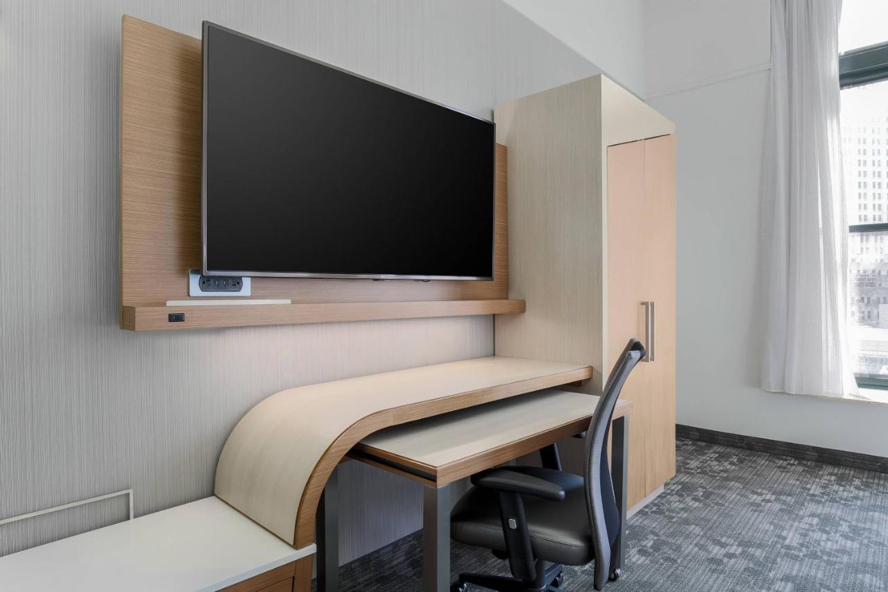 Queen Room with Two Queen Beds and City View - Hearing Accessible