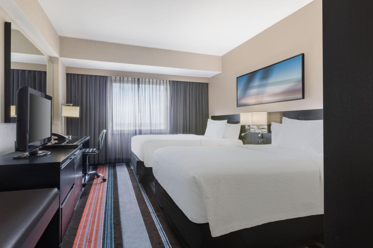 Standard Double Room Guest room 2 Double Mobility Accessible w or Tub,1632242553:JPEG