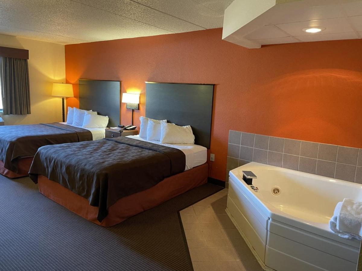 2 Queen Beds Studio Suite Non-Smoking,1588399276:JPEG