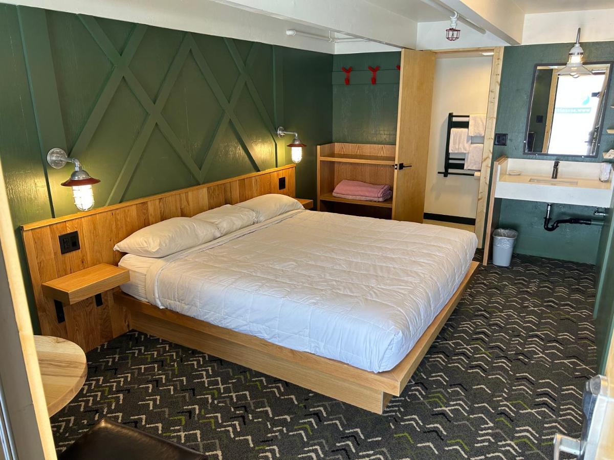 King Room with Private Bathroom