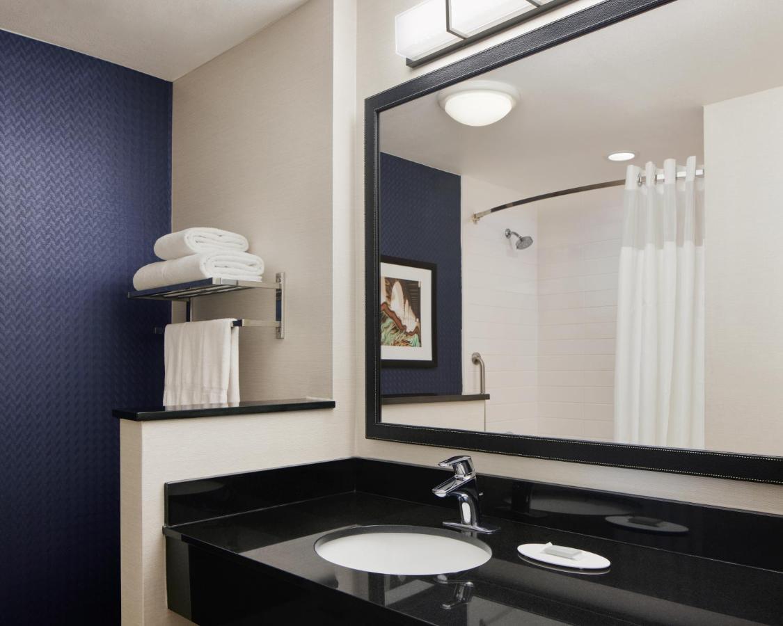 Queen Room with Two Queen Beds - Hearing Accessible
