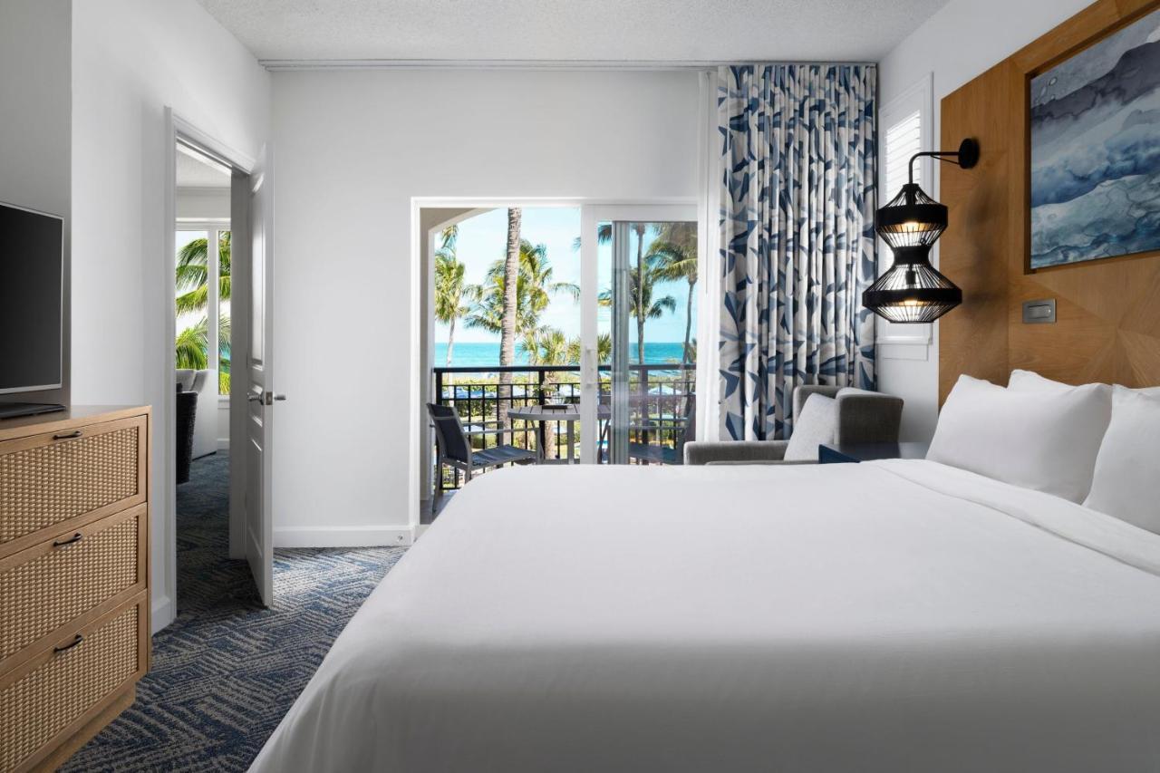 Three-Bedroom Villa with Spa Bath, Balcony - Oceanfront