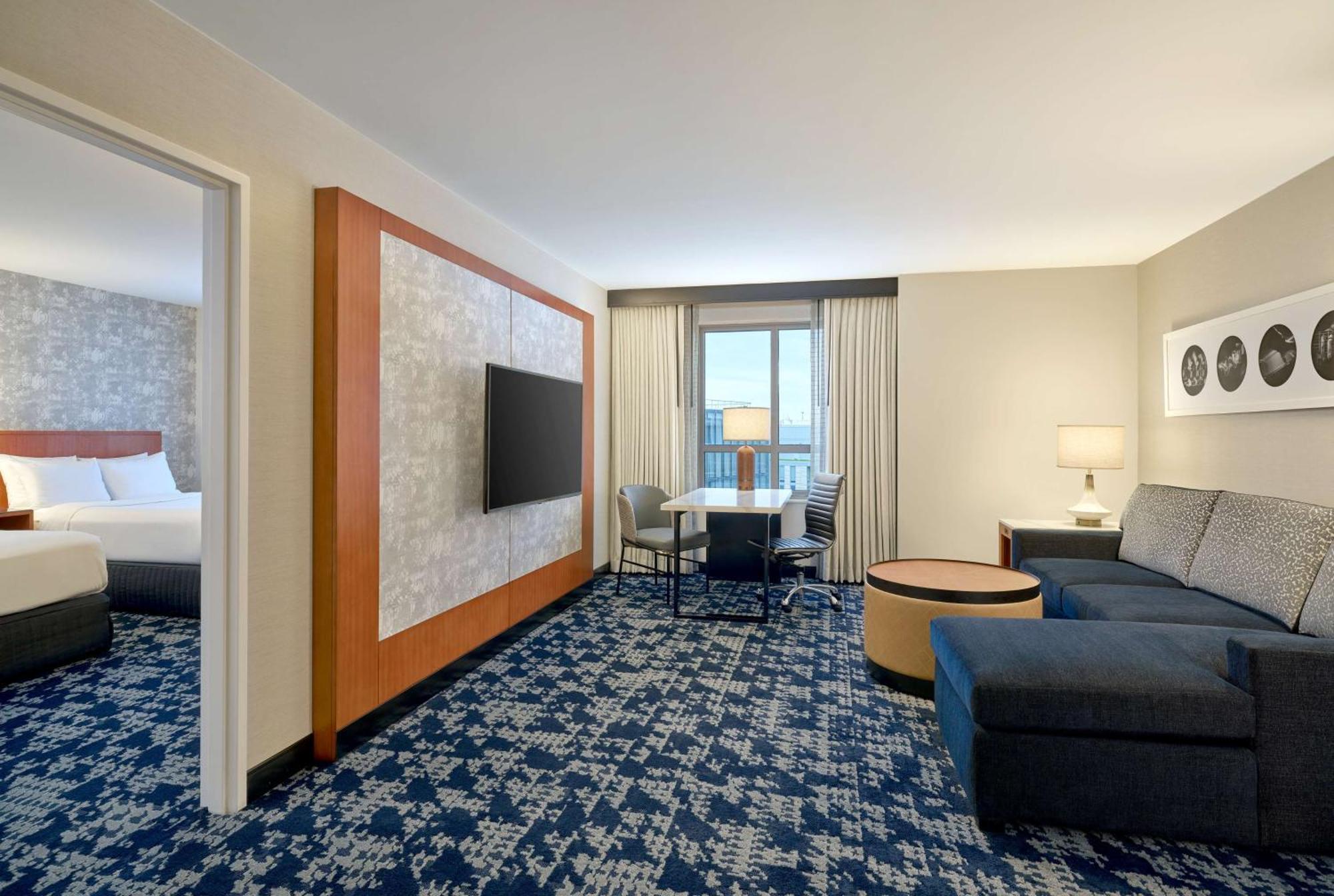 One-Bedroom Suite Two Double Beds Roll Shower Mobility Access or Non-Smoking,1407106211:JPEG