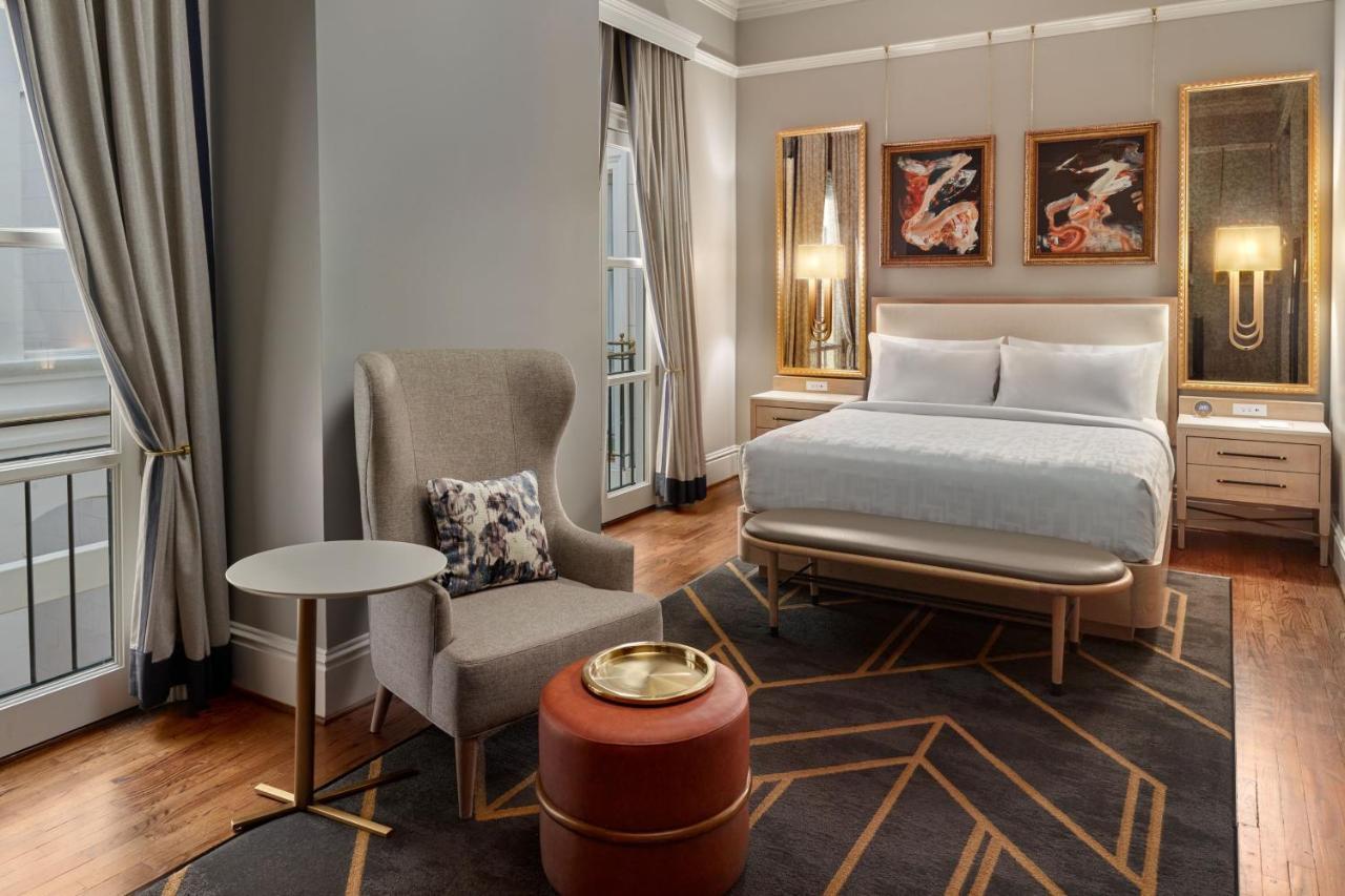Standard King Room with Atrium View
