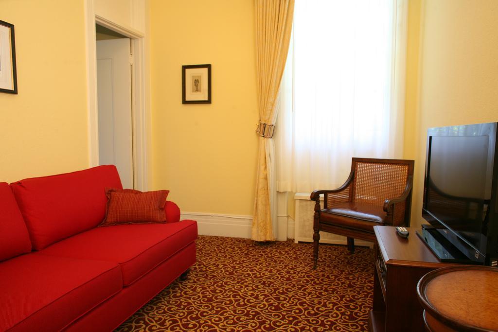 Queen Suite,1001003877:JPEG