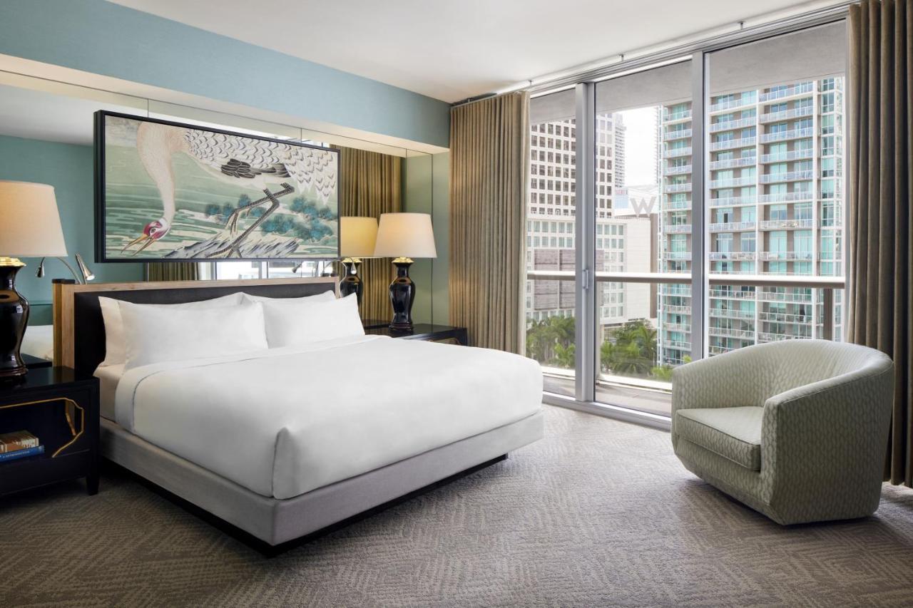 Deluxe King Room with Balcony - Mobility Accessible