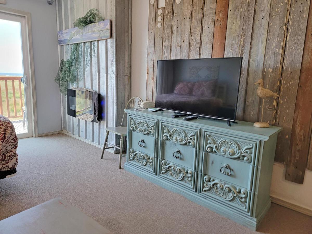 3rd Floor Deluxe Condo - Ocean View with Balcony (Dog Friendly)