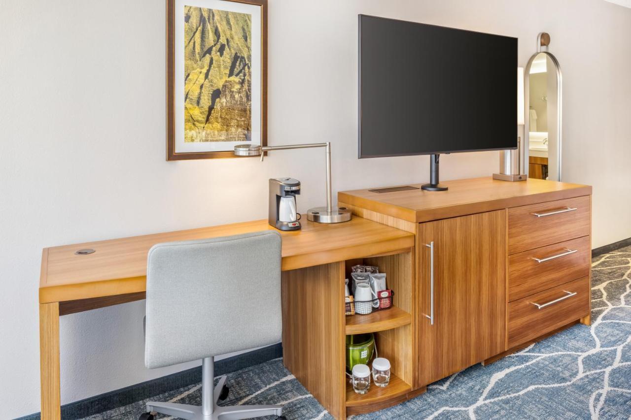 Habitación con ducha accesible en silla de ruedas y vistas a la ciudad - 1 cama extragrande y 1 sofá cama - Adaptada para personas con discapacidad