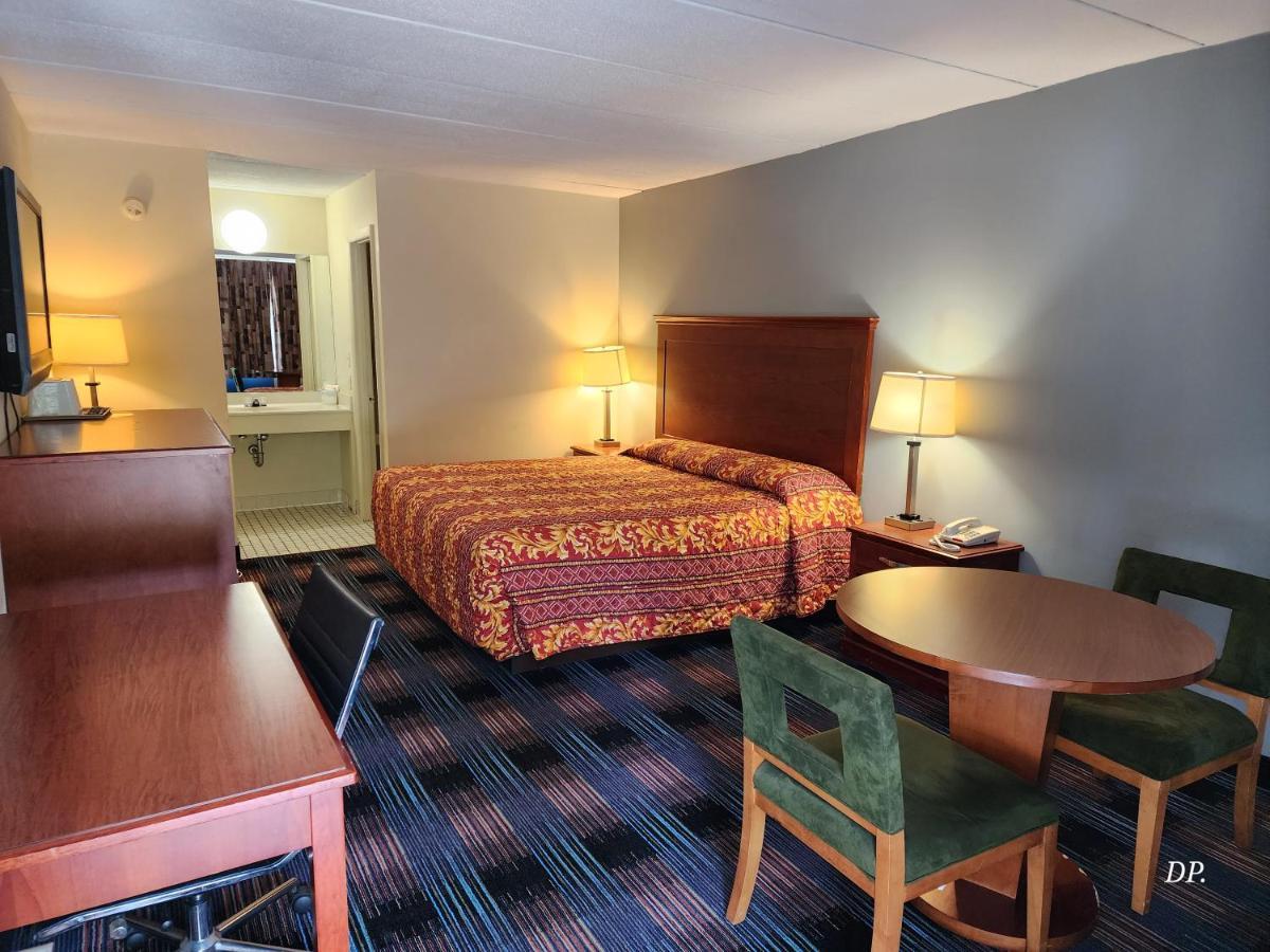 Standard King Room,1423933848:JPEG