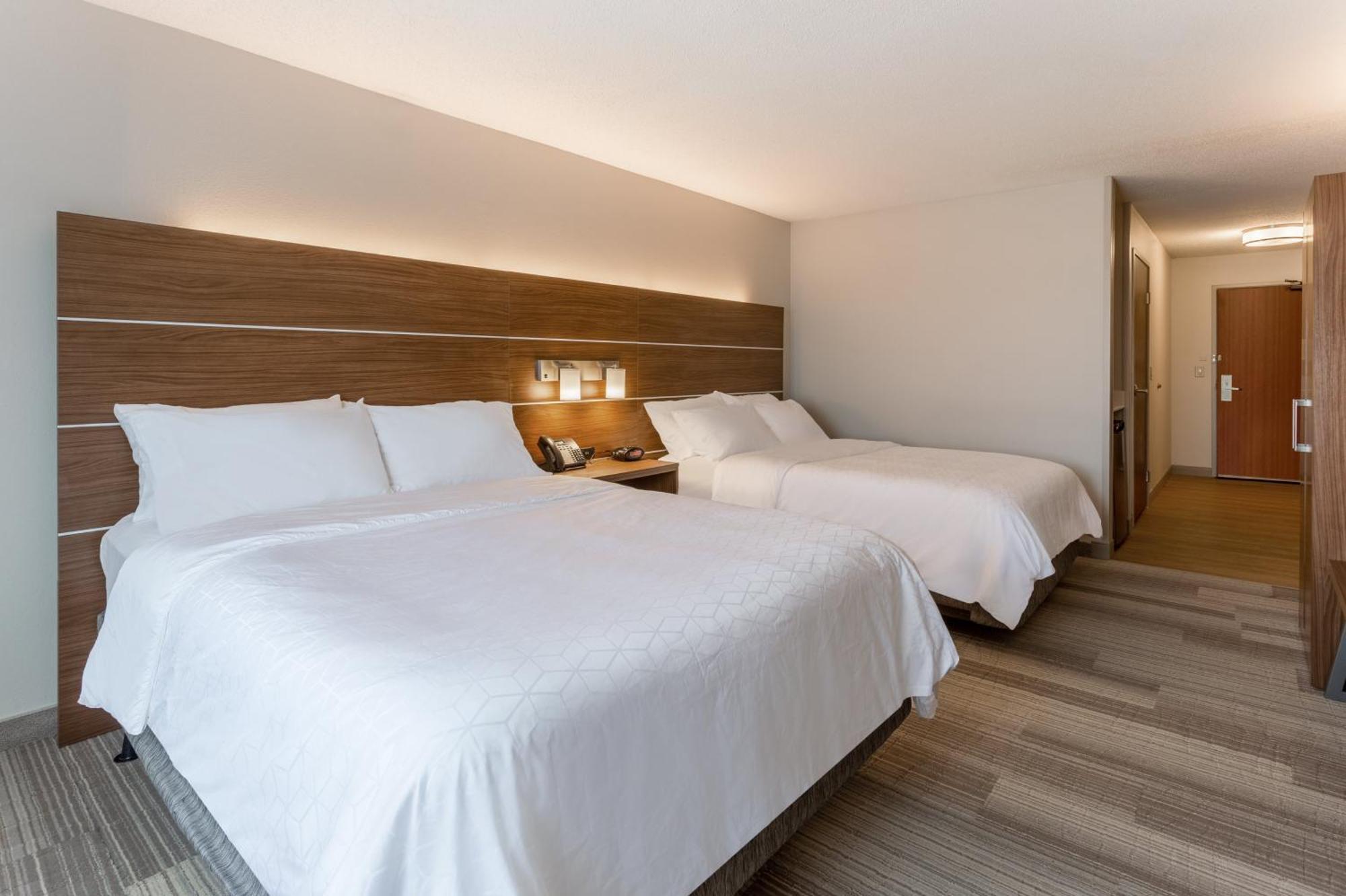 Queen Room with Two Queen Beds - Hearing Accessible/Non-Smoking