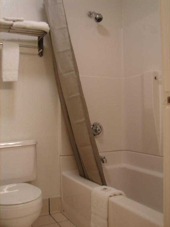 King Room - Disability Access - Non-Smoking