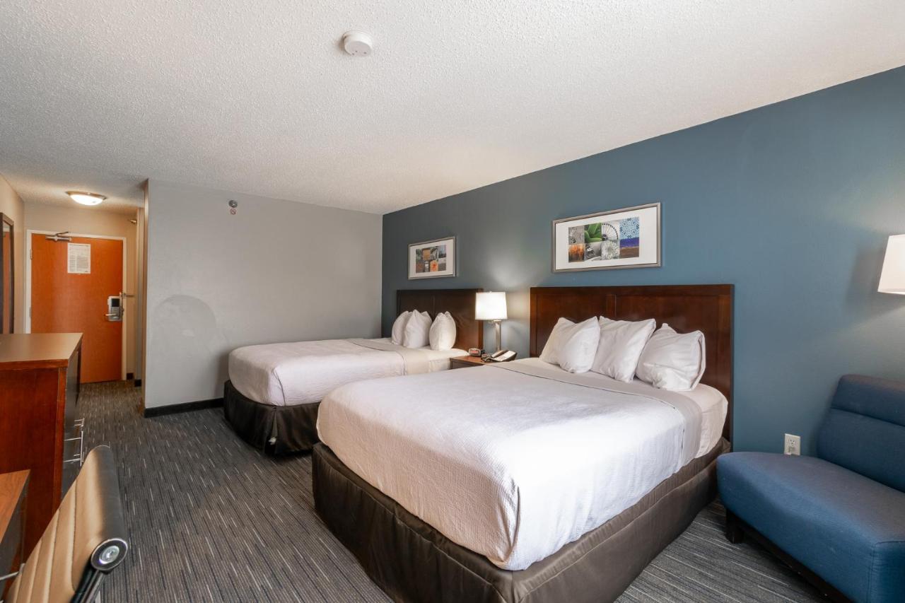 Queen Room with Two Queen Beds - Non-Smoking