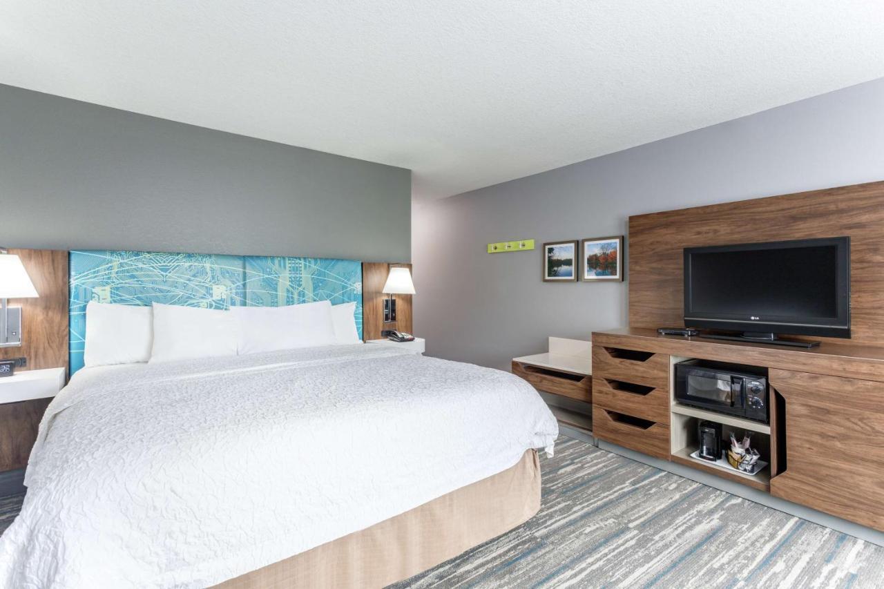 King Room - Hearing Access/Non-Smoking