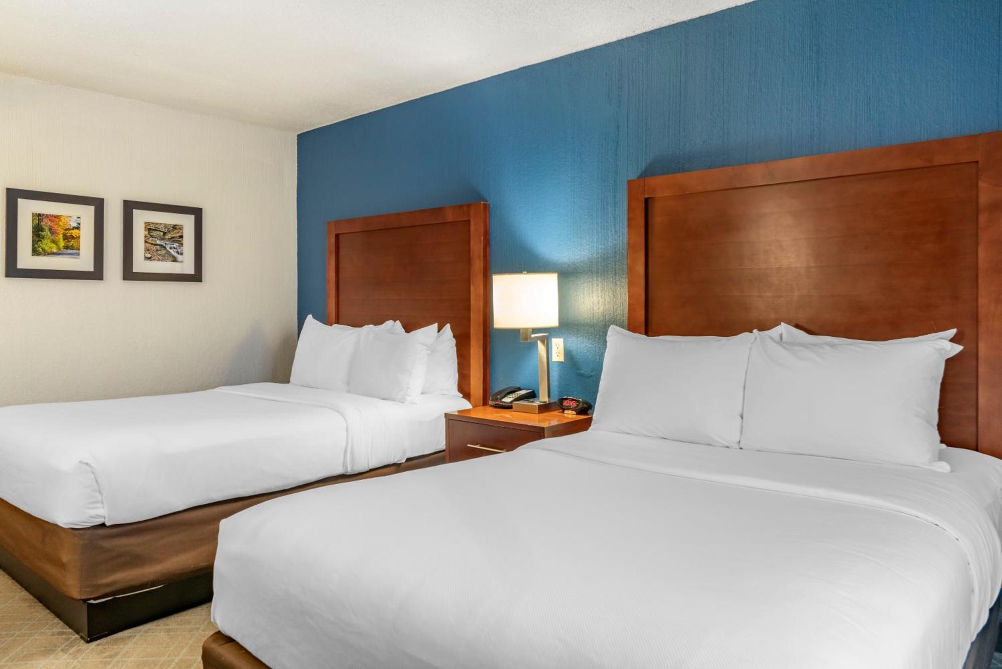 Double Room with Two Double Beds - Non-Smoking