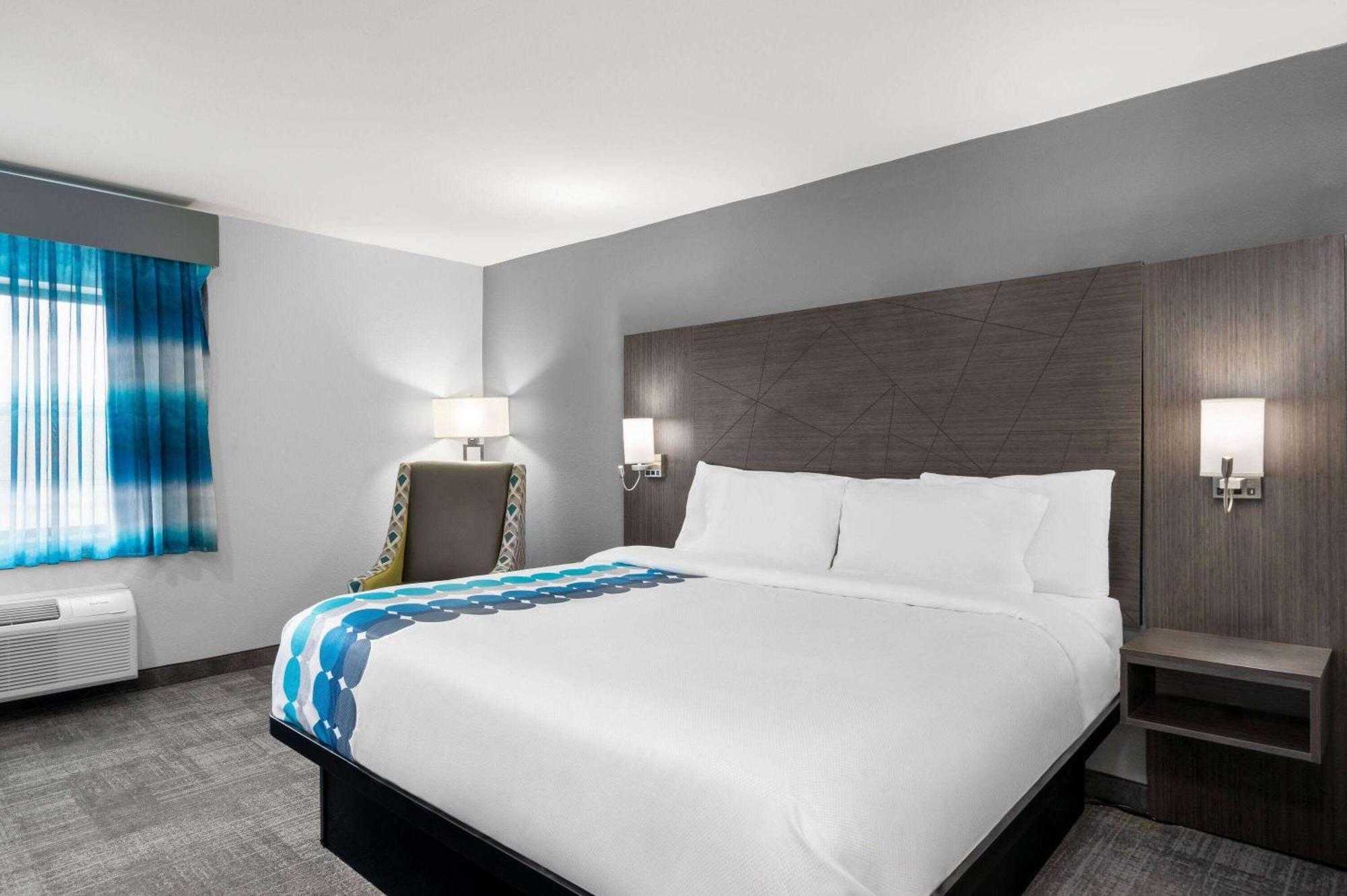 Deluxe King Room,1707903722:JPEG