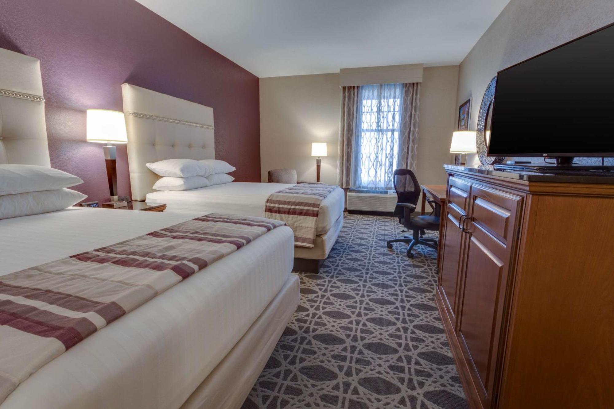 Deluxe Queen Room with Two Queen Beds - Accessible, Roll-in Shower