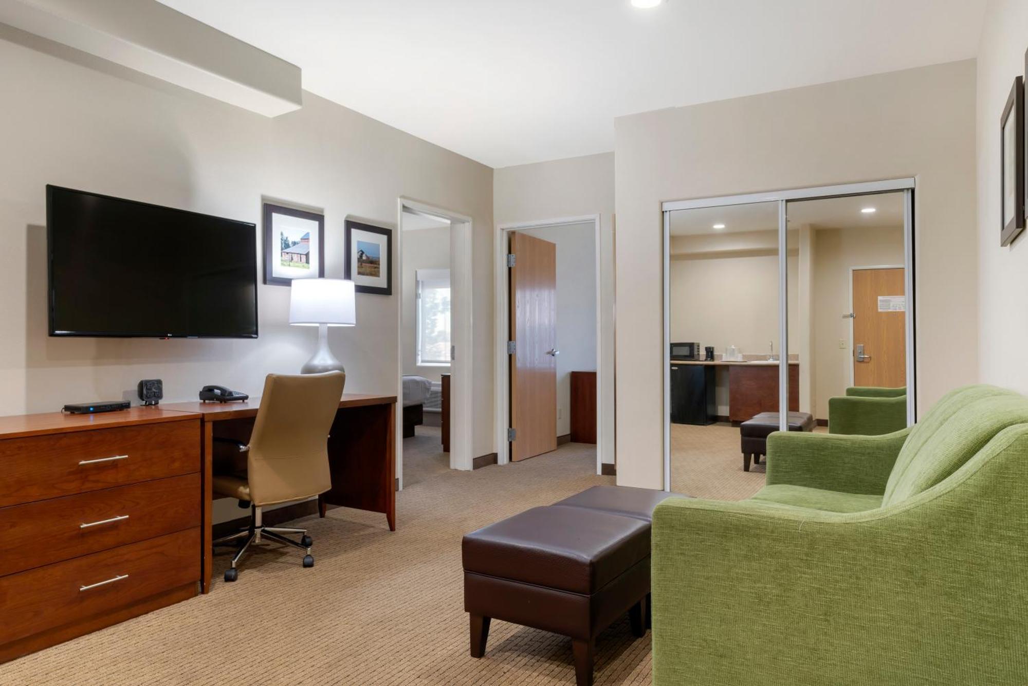 Two-Bedroom Queen Room