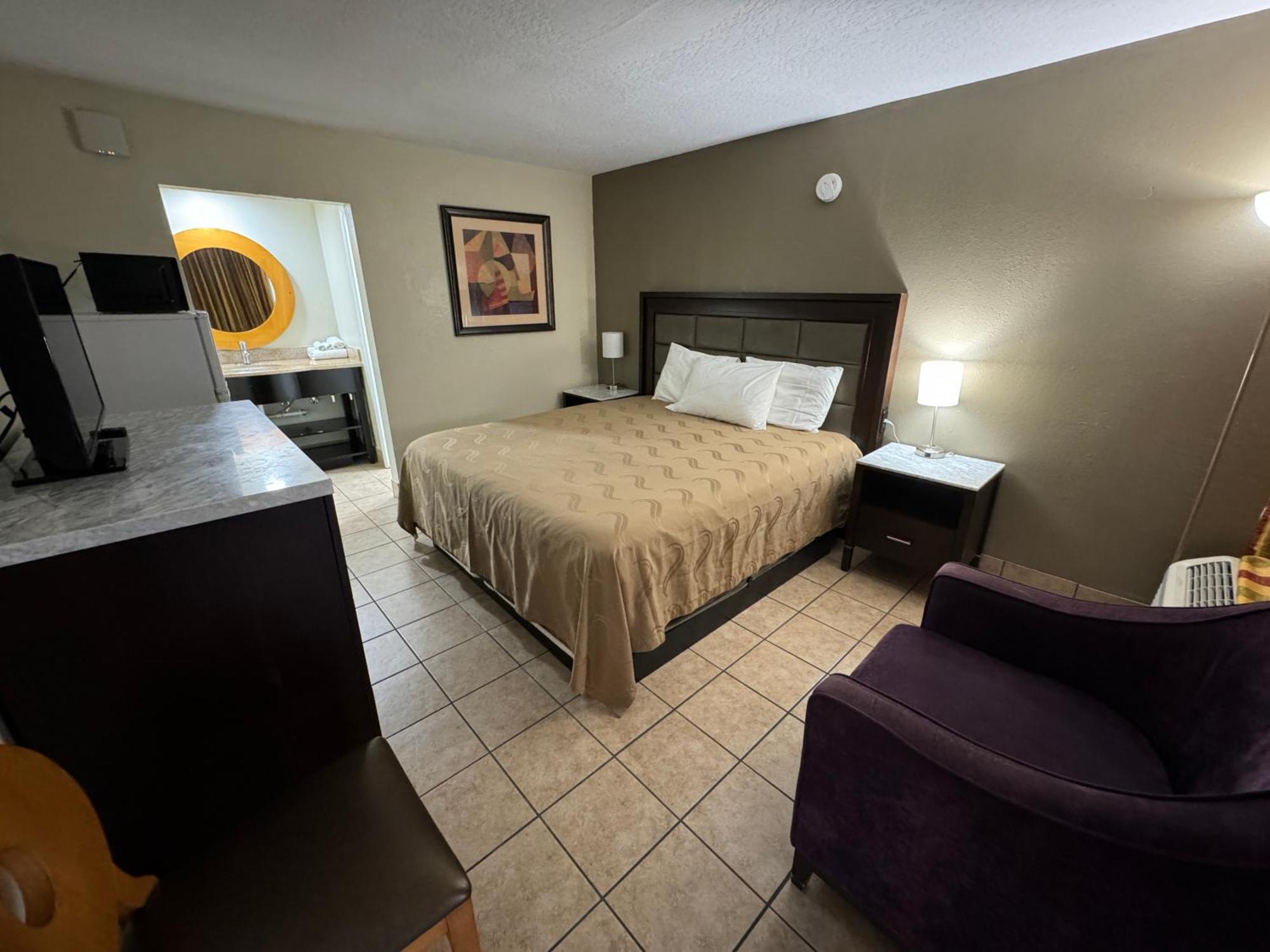 Deluxe King Room