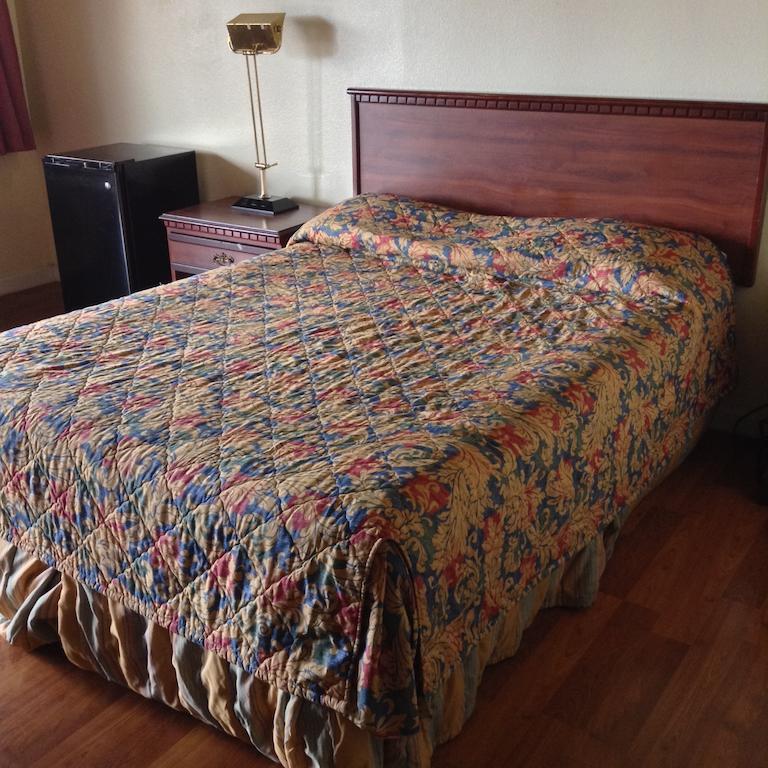 Queen Room with Spa Bath