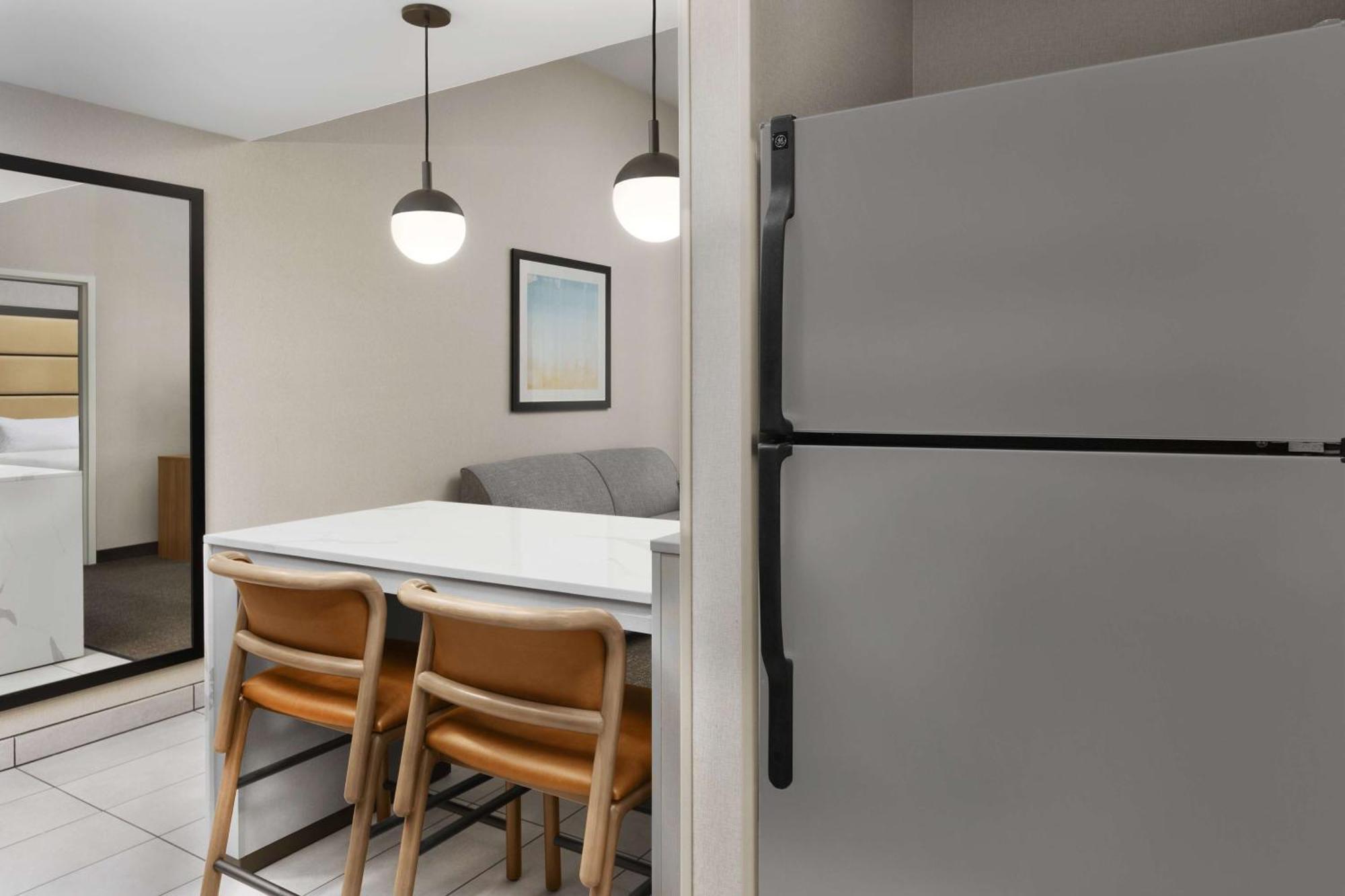 One-Bedroom King Suite Non-Smoking