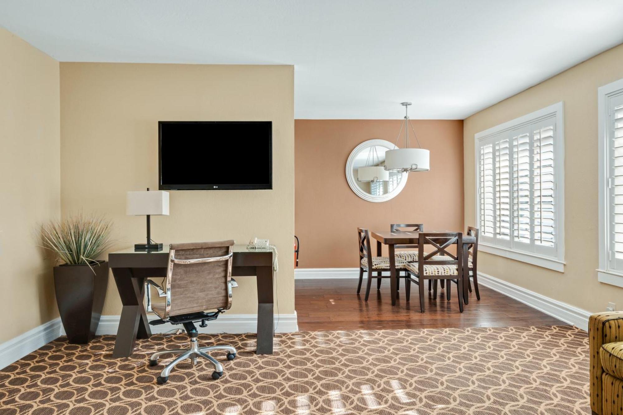 One-Bedroom Suite,1539499492:JPEG