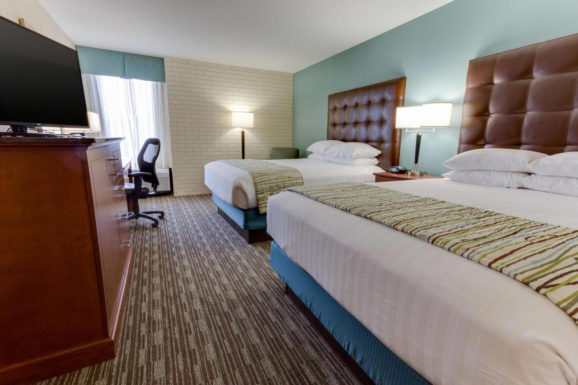 Deluxe Queen Room with Two Queen Beds