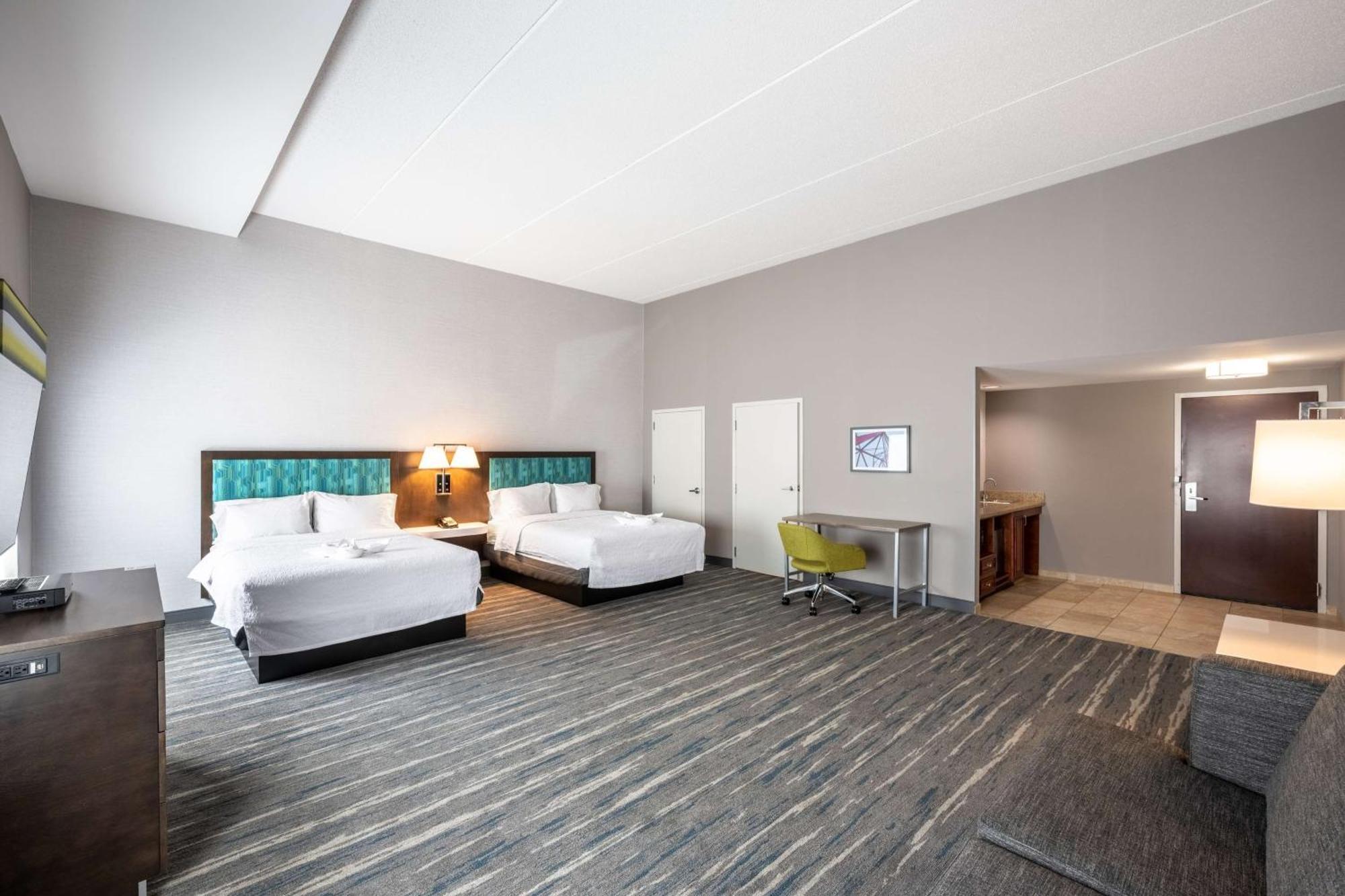 Queen Studio Suite with Two Queen Beds and Sofa Bed - Non-Smoking