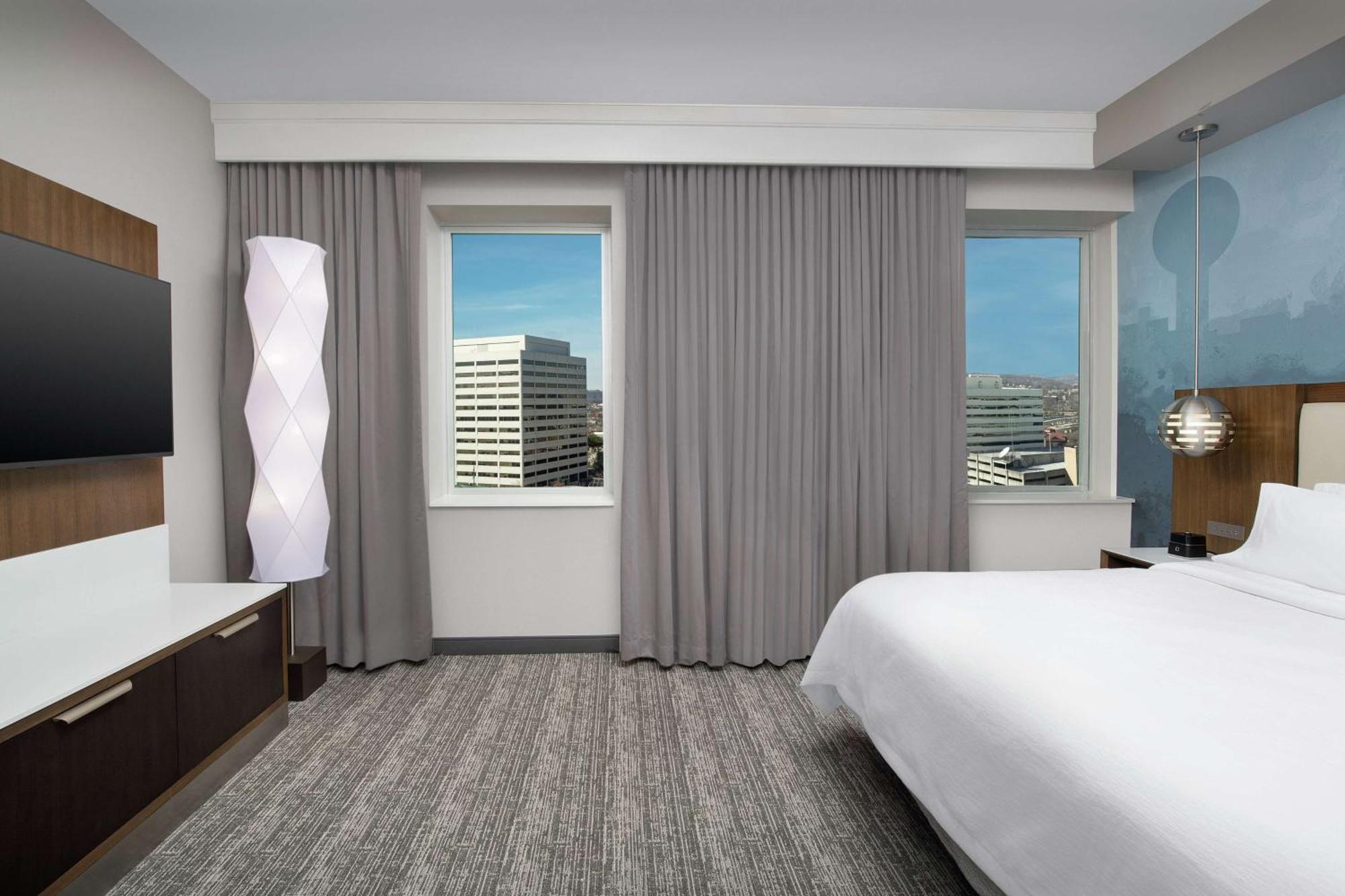 Two-Room King Suite,1548125872:JPEG