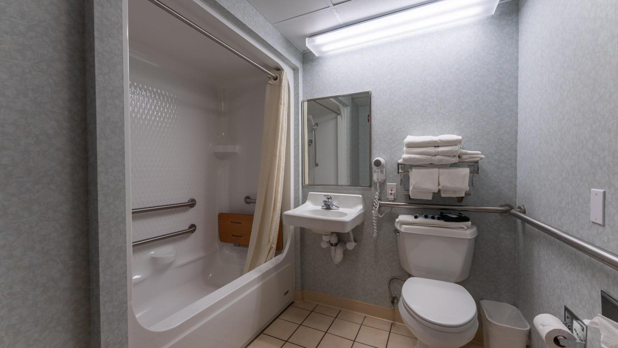 Queen Room - Disability Access
