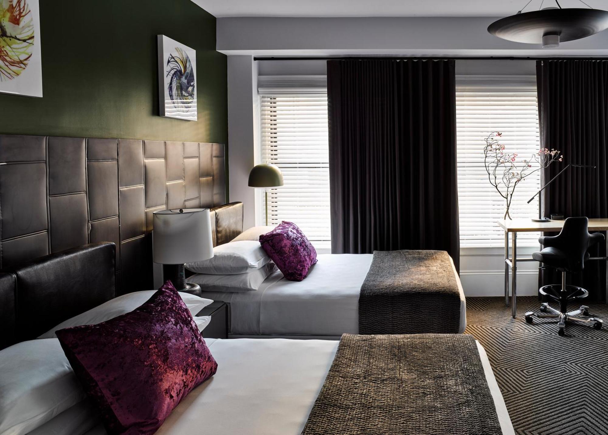 Premier Kamer met Queensize Bed - Geschikt voor Gasten met een Lichamelijke Beperking