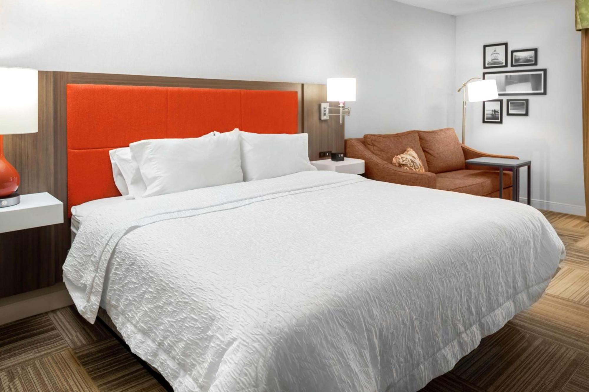 Quarto King com Sofá-cama