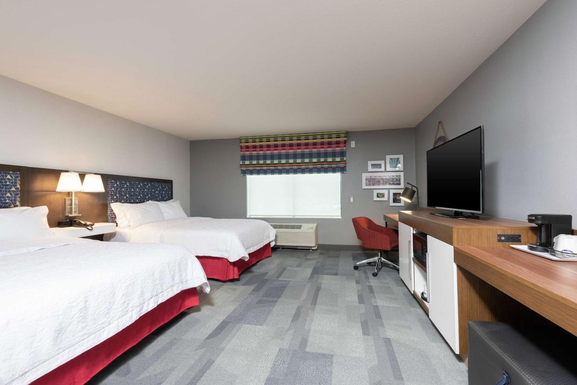 Queen Room with Two Queen Beds - Hearing Access