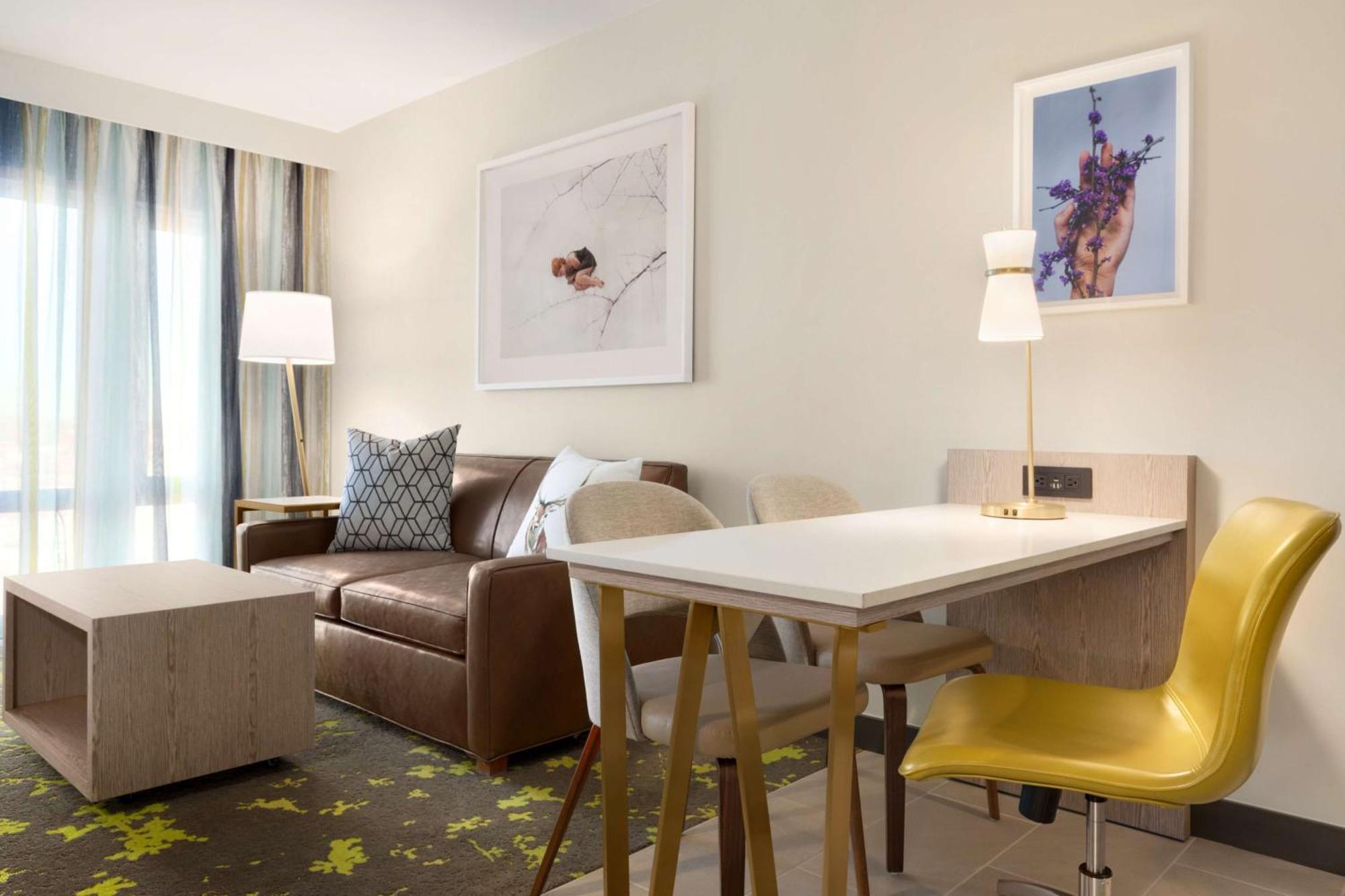 King Suite with Balcony and Mountain View