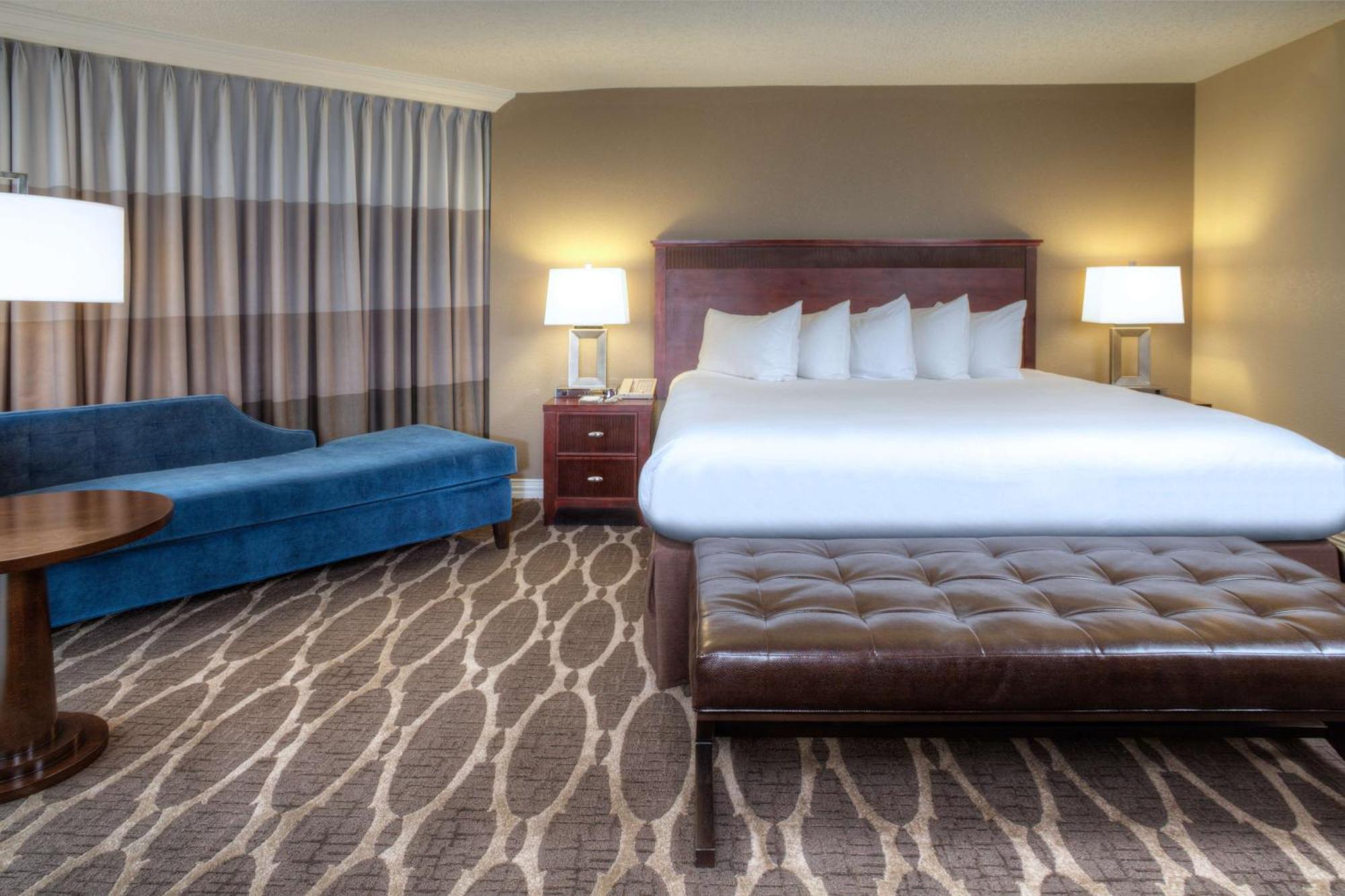One-Bedroom King Suite,1278817384:JPEG
