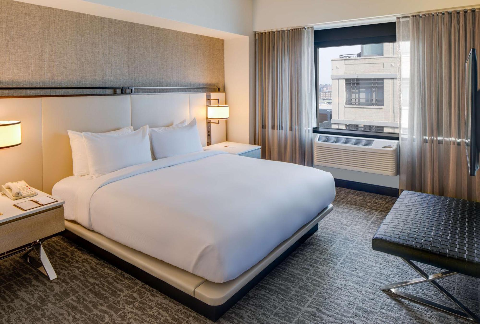 Suíte Júnior com Cama King-size e Área de Estar