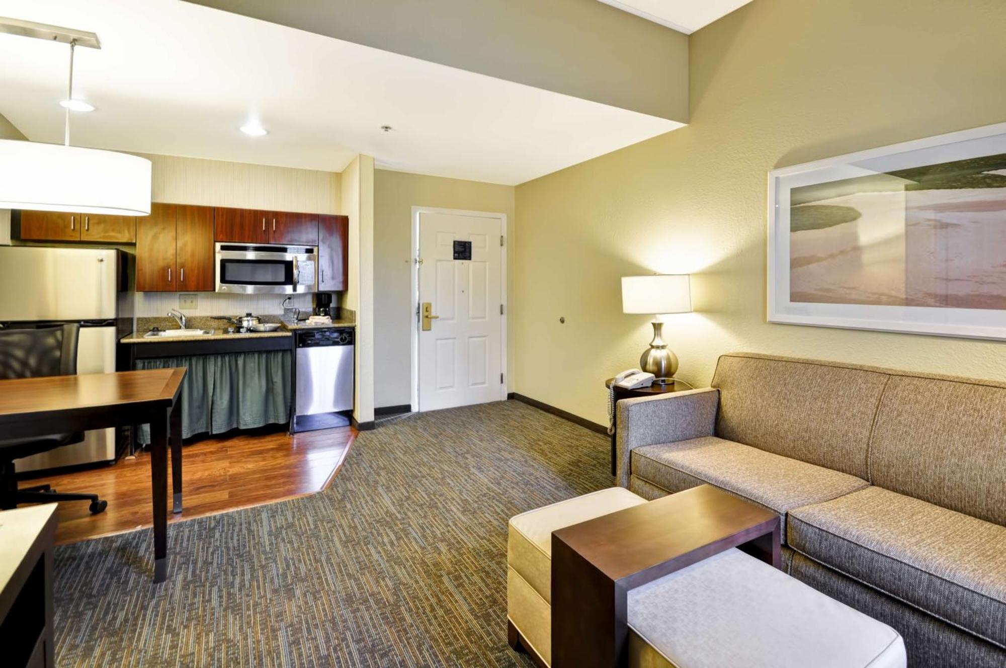One-Bedroom King Suite - Non-Smoking