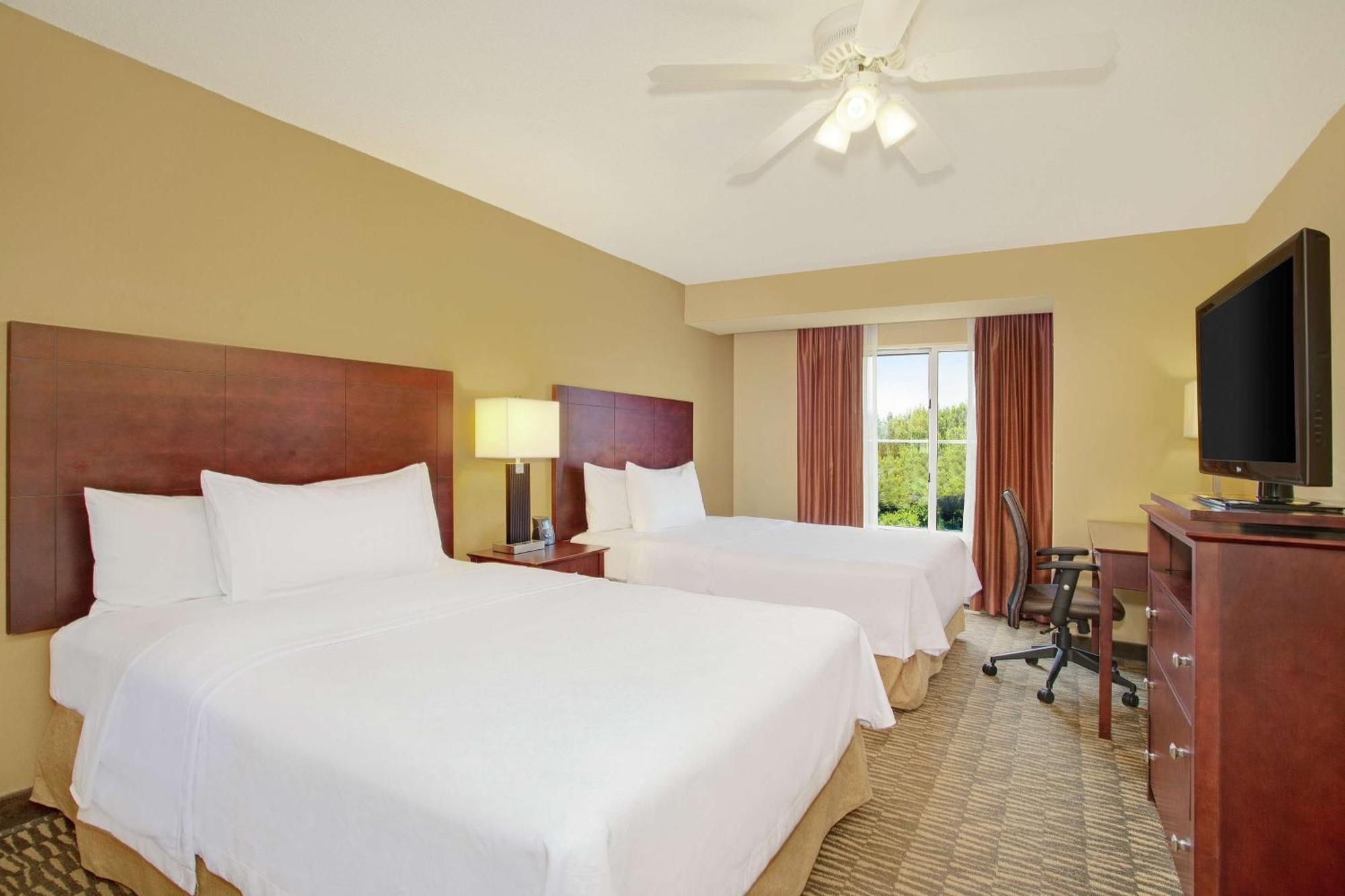 Two-Bedroom Suite One King Two Double Beds Non-Smoking,1276553989:JPEG