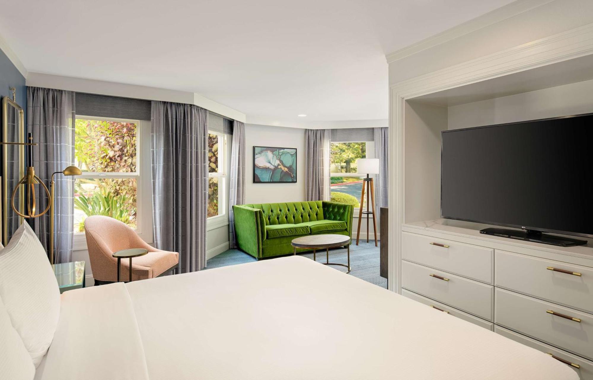 Junior King Suite,1280532124:JPEG